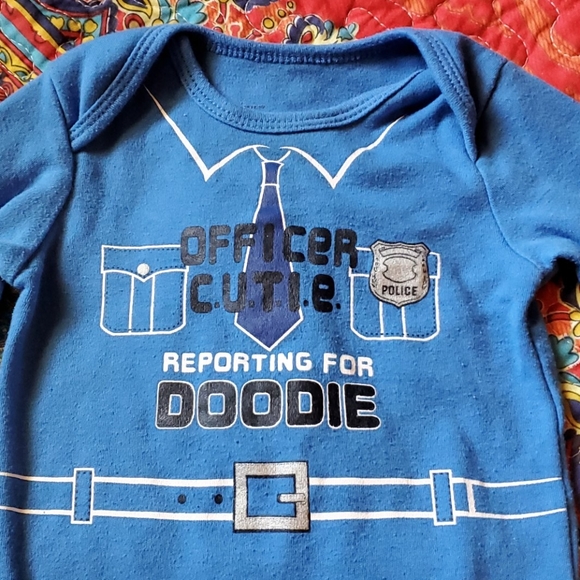 One piece - Picture 3 of 5